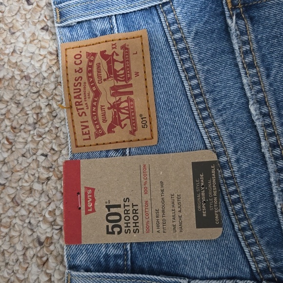 Levis 501 Button Fly Short - Picture 6 of 7